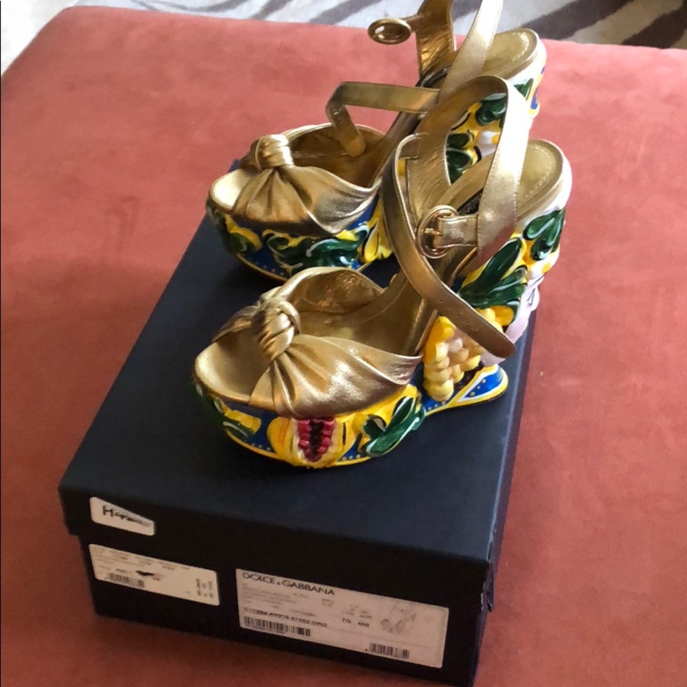 DOLCE AND GABBANA RUNWAY SHOES - Picture 3 of 6